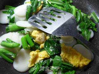 Stir-fried Rice Cake with Egg and Rape recipe