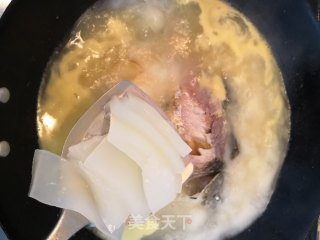 Crucian Fish Meal Soup recipe