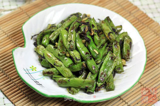 [creative New Dishes] Fried Green Beans with Olive Vegetables recipe