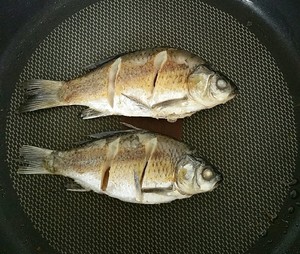 The Beautiful Encounter of Crucian Carp and Soybean Paste recipe