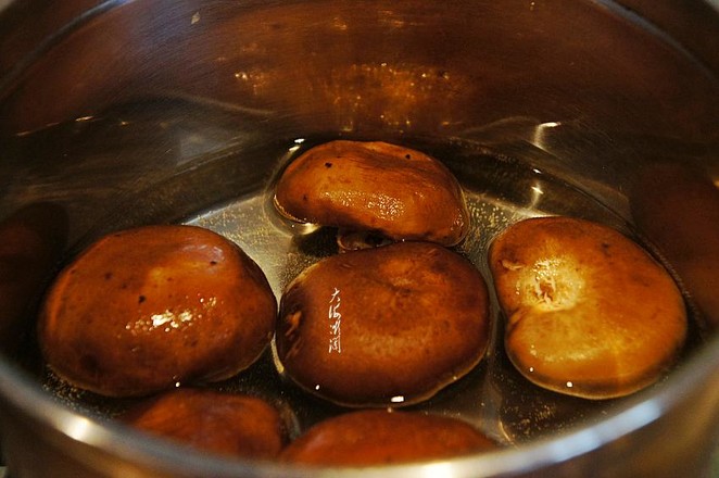 Fried Dumplings Stuffed with Cabbage and Mushrooms recipe