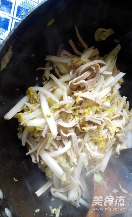 Stir-fried Shredded Tofu with Cabbage Heart recipe