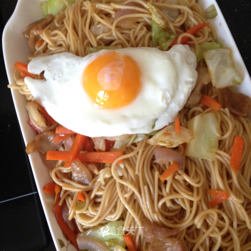 Fried Noodles with Poached Egg Sauce recipe