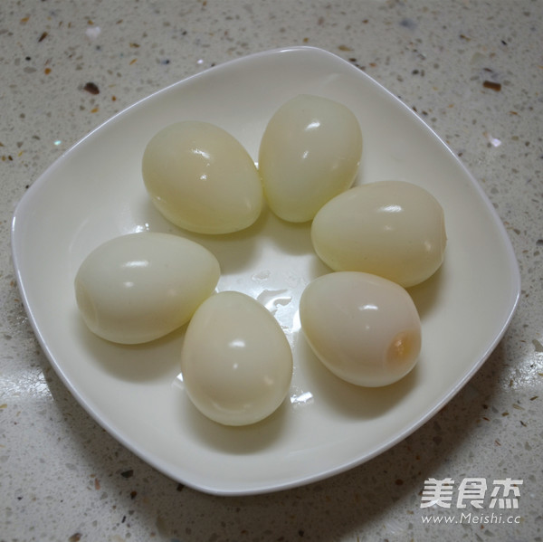 Golden Quail Eggs in Bird Nest recipe