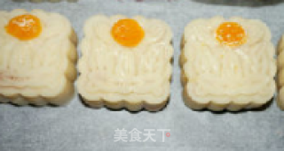 Pumpkin Osmanthus Snowy Mooncakes recipe