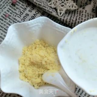 Egg Yolk Rice Noodles recipe