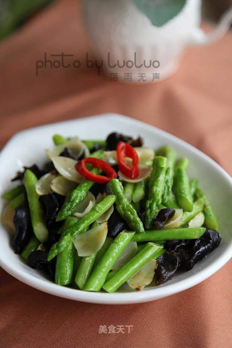 Asparagus and Lily Stir-fry recipe