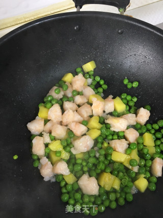 Fried Shrimp with Peas and Pineapple recipe