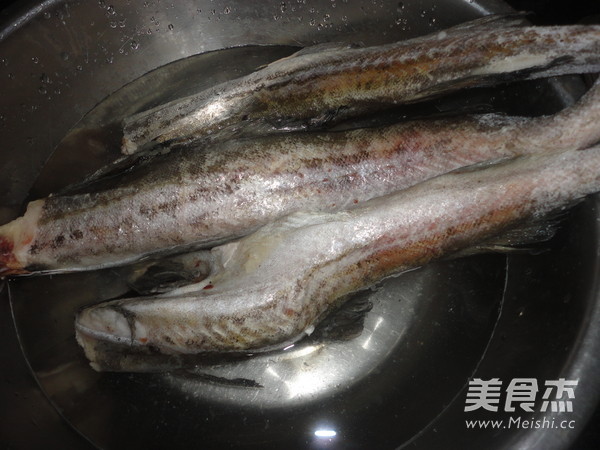 Mintai Fish with Spicy Sauce recipe