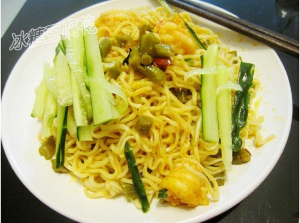 Sour and Spicy Beans, Shrimp and Cucumber Noodles recipe
