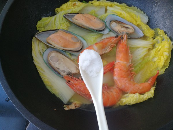 #冬至大如年# Seafood Braised Cabbage recipe