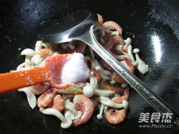 Fried Sea Prawns with White Jade Mushroom recipe