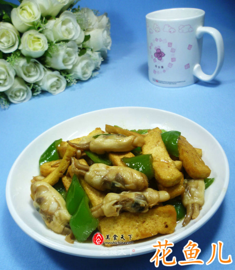 Stir-fried Tofu with Green Pepper Razor Clams recipe