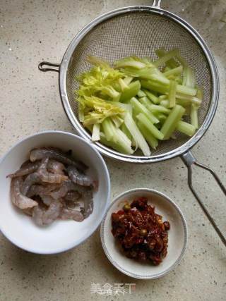 Stir-fried Shrimps with Diced Celery recipe