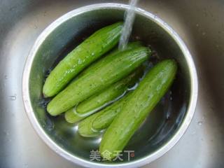 Sweet and Sour and Refreshing---russian Pickled Cucumber recipe