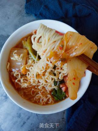 Korean Kimchi Instant Noodles recipe