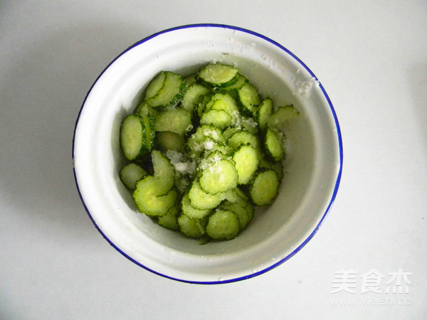 Crispy Cucumber with Sauce recipe