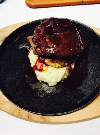 Black Pepper Steak, Foie Gras, Mashed Potatoes and Red Wine Sauce