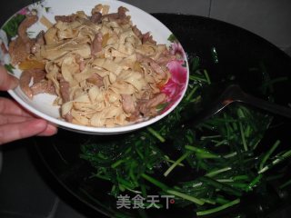 Delicacy-thousands of Fried Pork with Leeks recipe