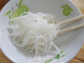 Ant Nest---sweet and Sour White Carrot Shreds recipe