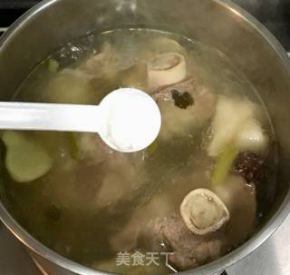 Spring Bamboo Shoots Pork Bone Soup recipe