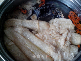 Stewed Polygonatum Black Chicken Soup with Bamboo Fungus recipe