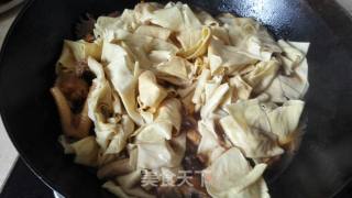 Braised Chicken Nuggets with Mushroom Tofu Skin recipe