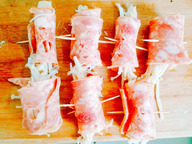 Bacon and Enoki Mushroom Roll recipe