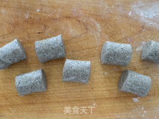 Black Sesame Knife to Cut Buns recipe