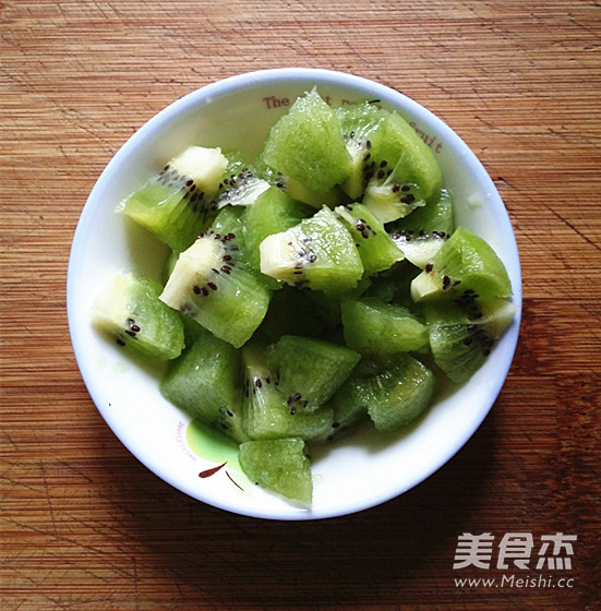 Old Yogurt with Kiwi Fruit recipe