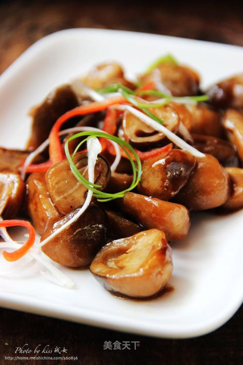 Delicious and Sweet --- Straw Mushrooms in Oyster Sauce recipe