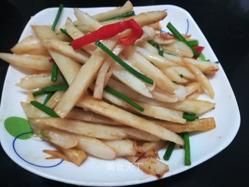 Stir-fried Lotus Root with Leek Flower recipe