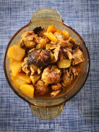 Roasted Chicken Drumsticks with Mushrooms and Potatoes recipe