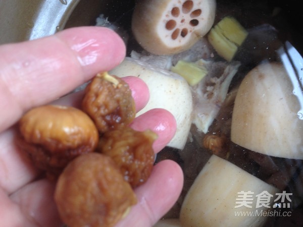 Pork Bone Soup with Lotus Root and Mung Beans recipe