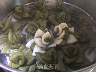 Barley Grass Succulent Steamed Buns recipe