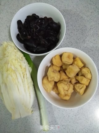 Stir-fried Tofu with Cabbage Fungus recipe