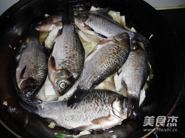 Crucian Carp and Cabbage Soup recipe