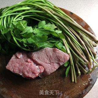 Stir-fried Beef with Wild Celery recipe