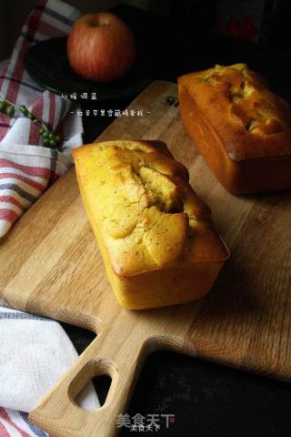 Black Tea Apple Cheese Pound Cake recipe