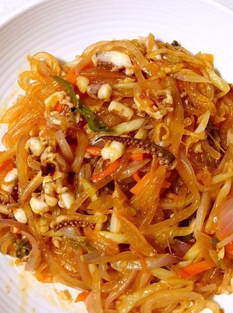 Spicy Cabbage Seafood Stir-fried Noodles
