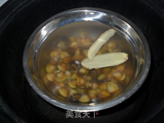 Sand Clam Loofah Soup recipe