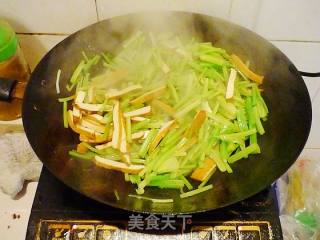 Celery Stir-fried Tofu recipe