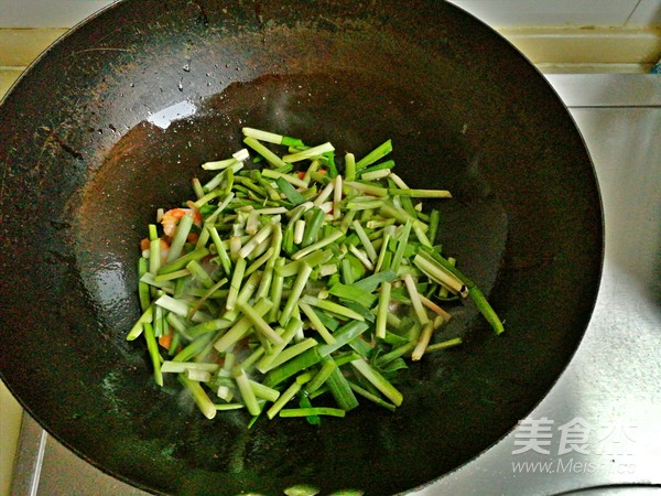 Shrimp with Leek and Cashew Nuts recipe