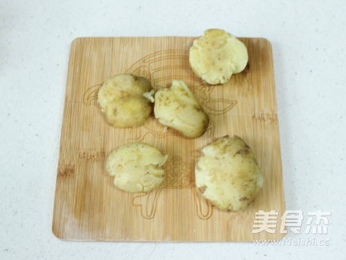 Salt-fried Baby Potatoes recipe