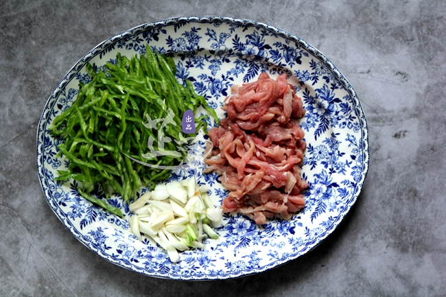 Green Pepper Shredded Pork Rice Bowl recipe