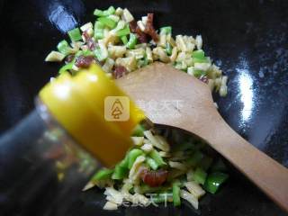 Stir-fried Dried Radish with Hot Pepper and Spicy Sausage recipe