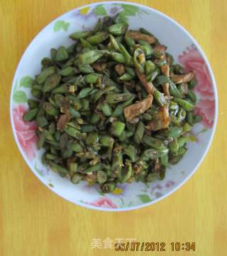 Stir-fried Shredded Pork with Kidney Beans recipe