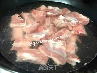 Nutritious and Delicious Stewed Ribs recipe