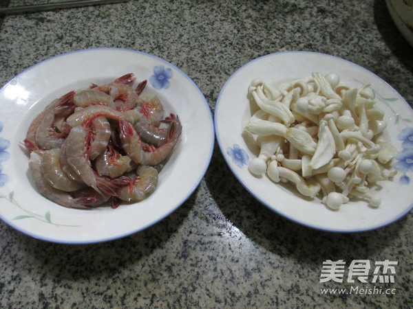 Fried Sea Prawns with White Jade Mushroom recipe