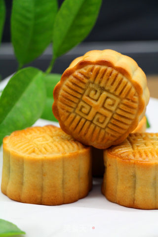 Wind Furnace Cantonese-style Bean Paste Moon Cakes recipe